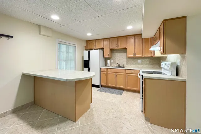 $674,900 | 1 Bertini Lane, Wallingford, CT 06492