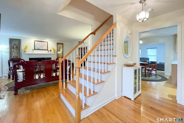 $674,900 | 1 Bertini Lane, Wallingford, CT 06492