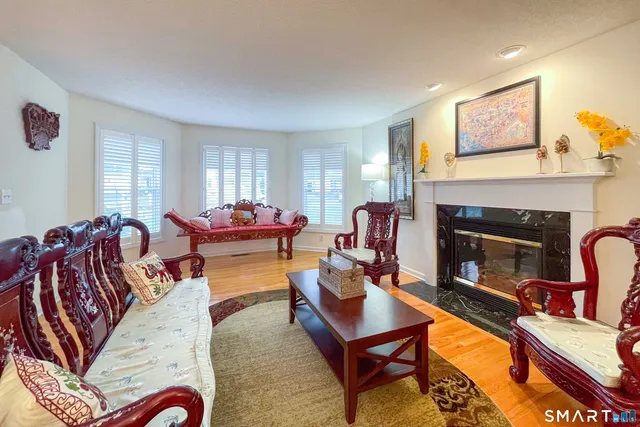 $674,900 | 1 Bertini Lane, Wallingford, CT 06492