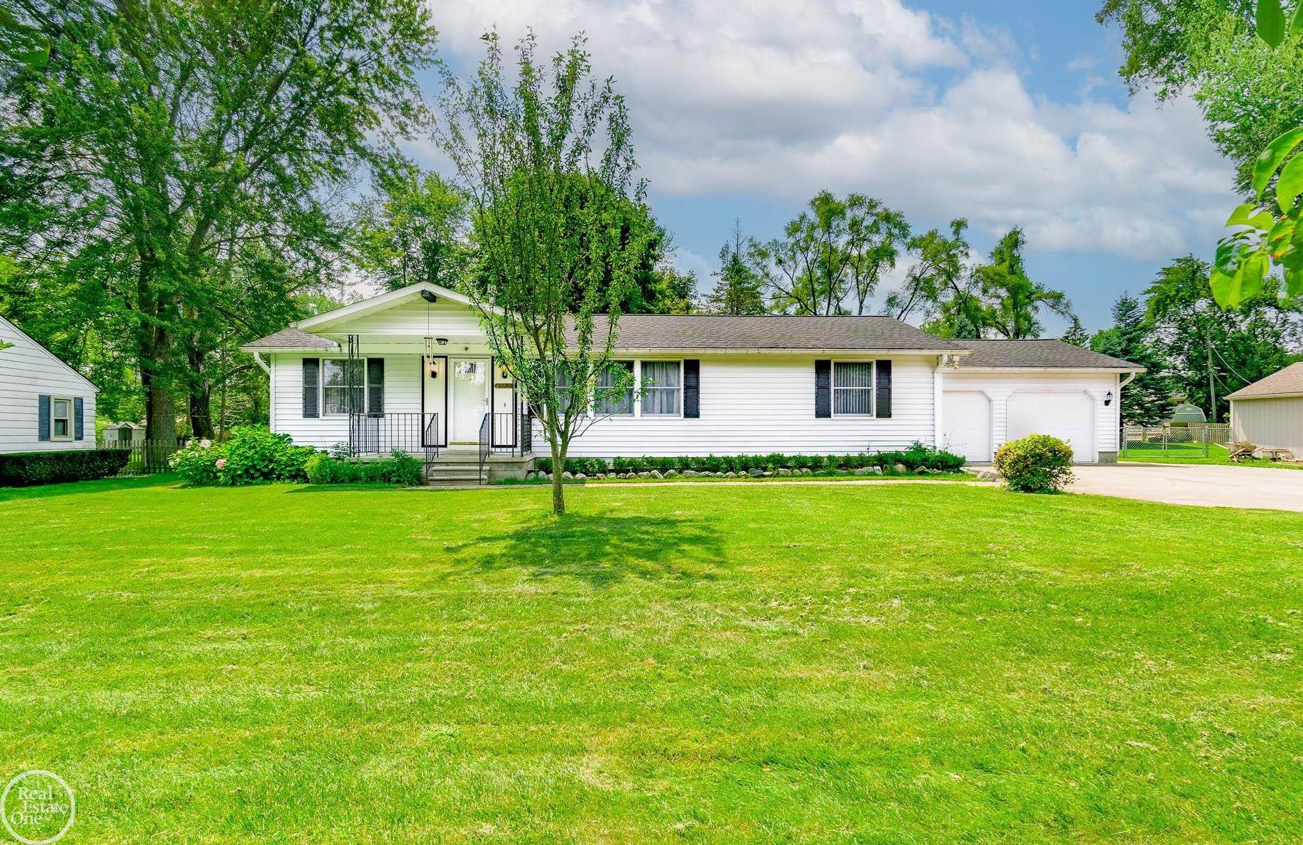 240 Michelson Road Rochester, MI 48307 - Photo 23 of 23 50150718-6bfa0aa2-d915-4d91-98a1-a9f69eefeea3.JPG