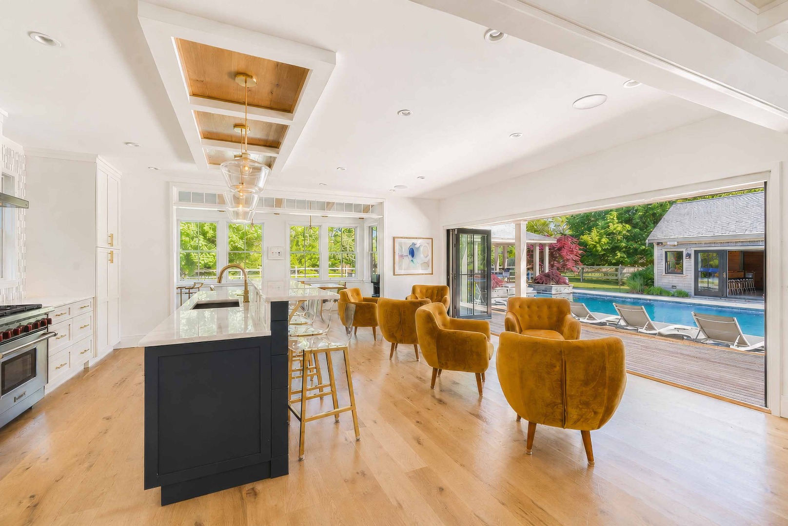 14 Field Avenue Nantucket, MA 02554 - Photo 11 of 42