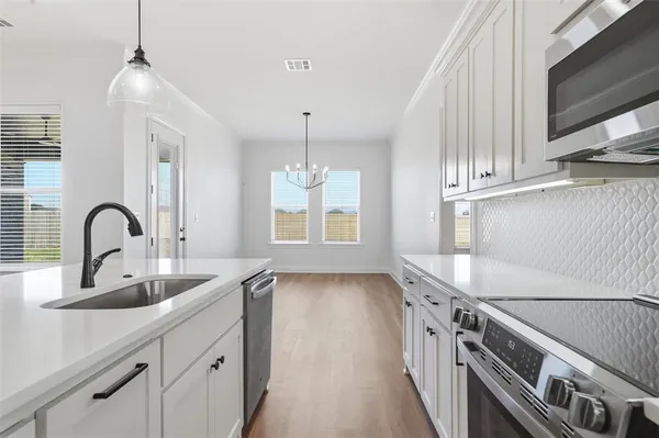 $509,900 | 1316 Promised Land Road, Hewitt, TX 76643