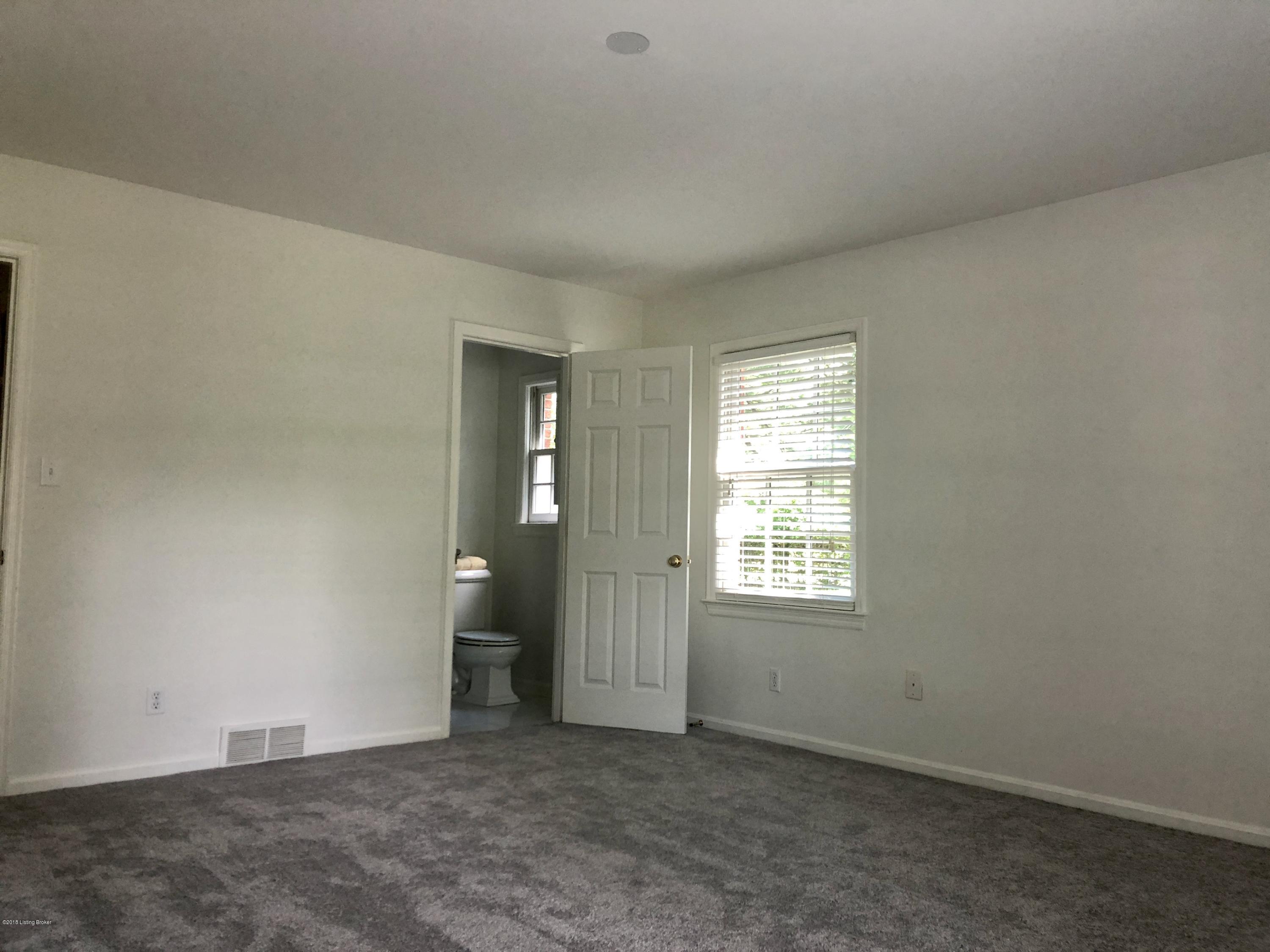 215 Smithfields Road Louisville, KY 40207 - Photo 27 of 32 fullsizeoutput_38d2