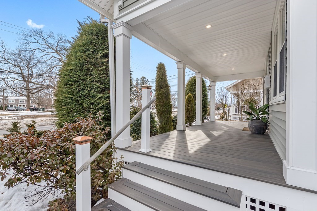 6 Storey Avenue Newburyport, MA 01950 - Photo 3 of 41