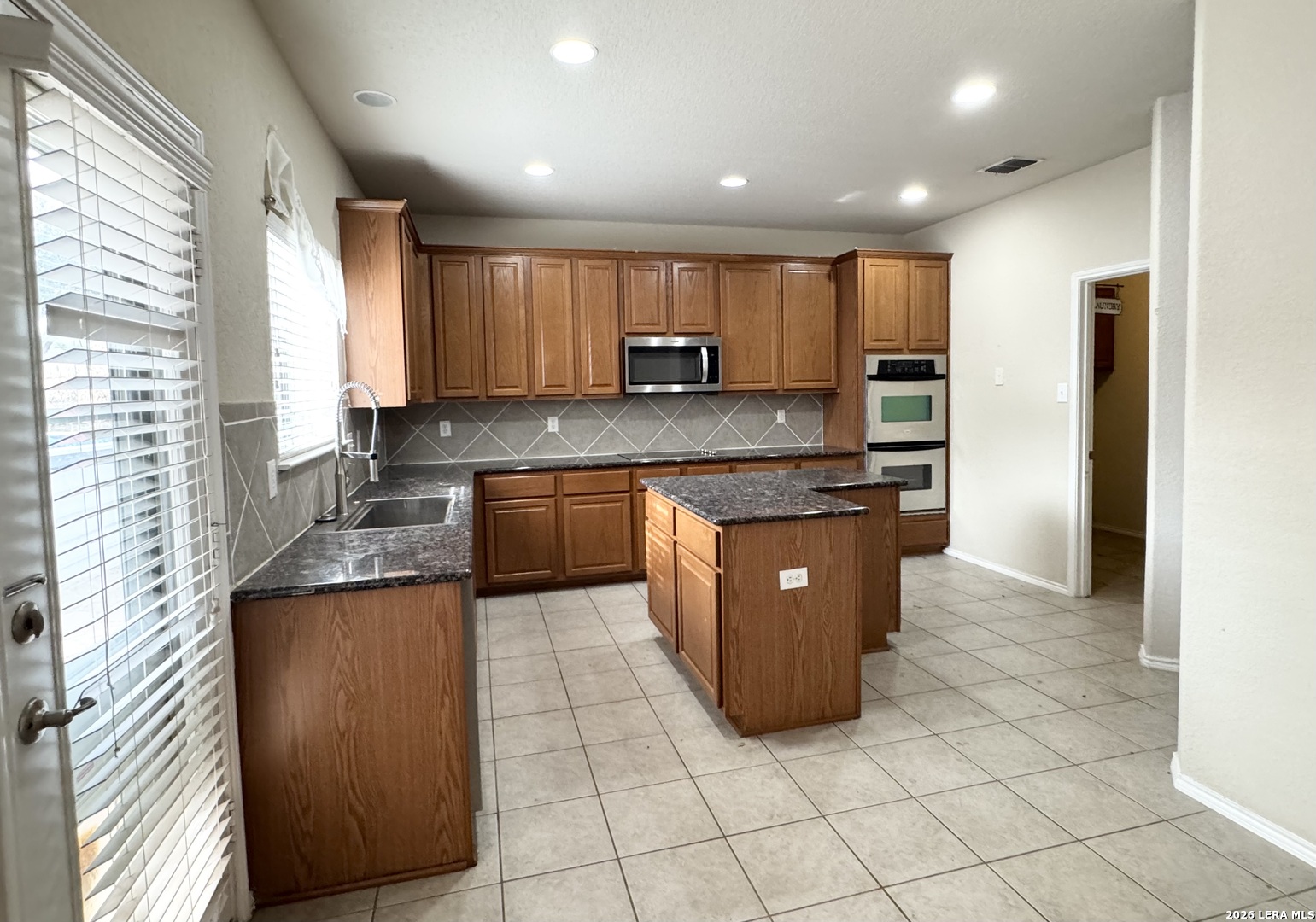 404 Circle Star Road Schertz, TX 78154 - Photo 11 of 36