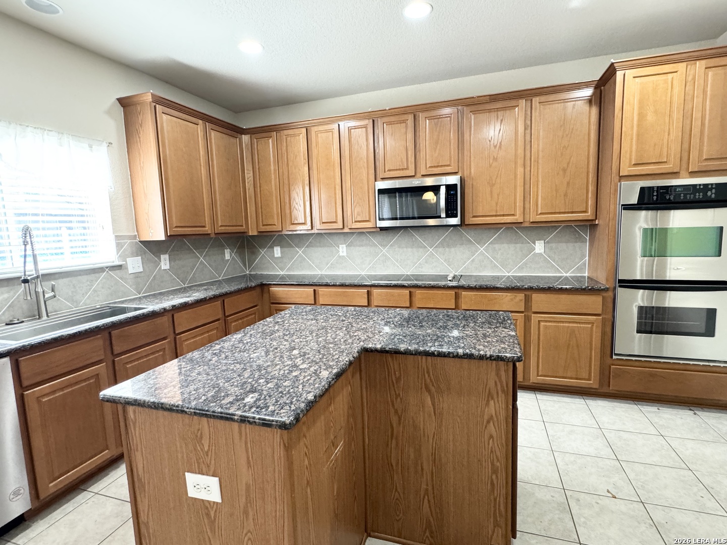 404 Circle Star Road Schertz, TX 78154 - Photo 13 of 36