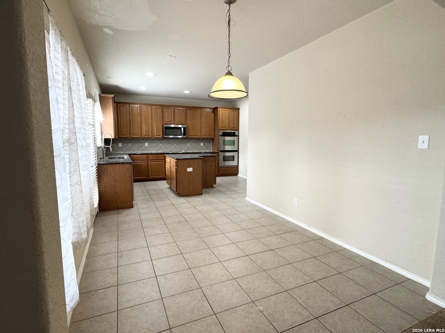 404 Circle Star Road Schertz, TX 78154 - Photo 9 of 36