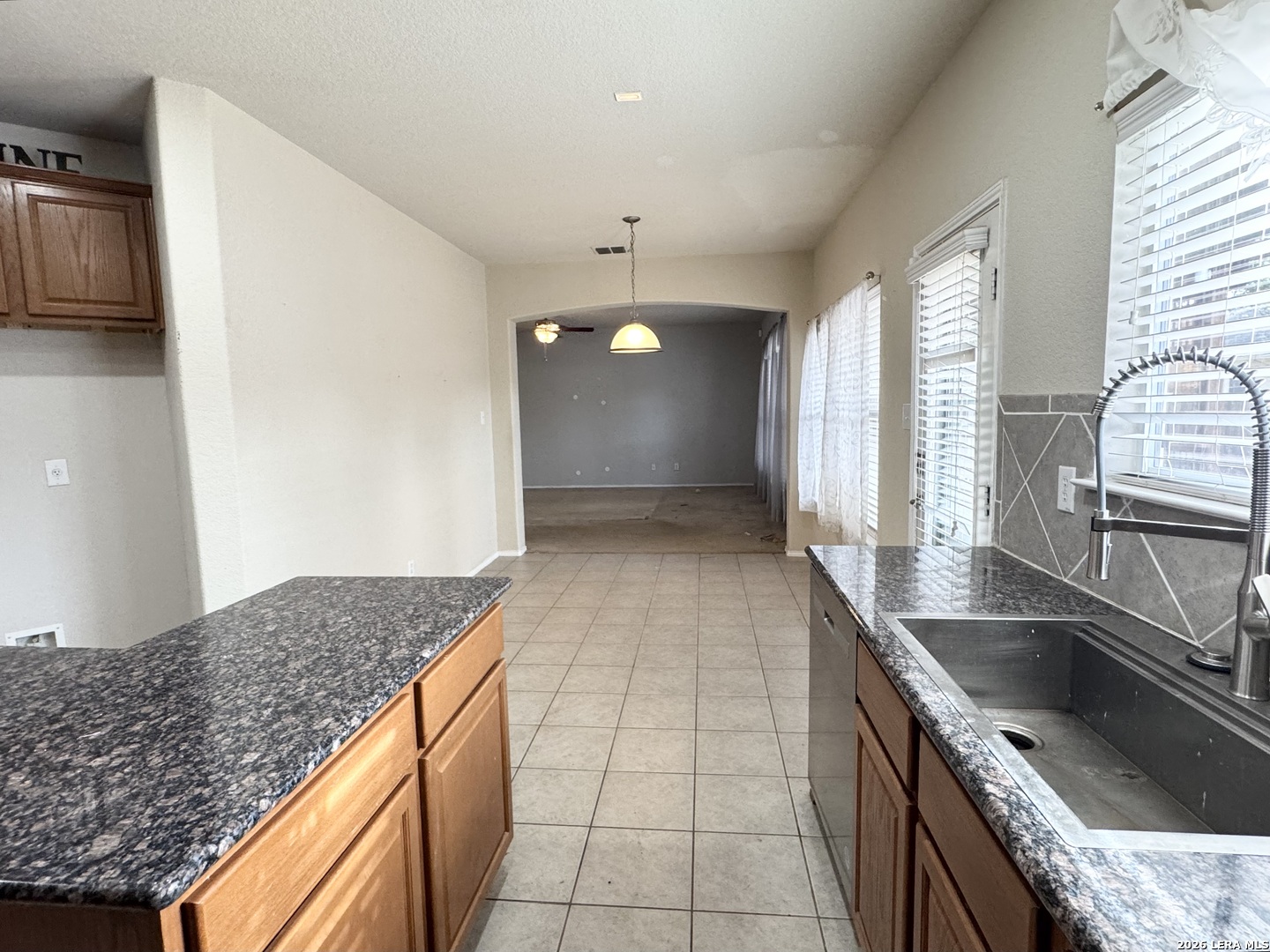 404 Circle Star Road Schertz, TX 78154 - Photo 10 of 36