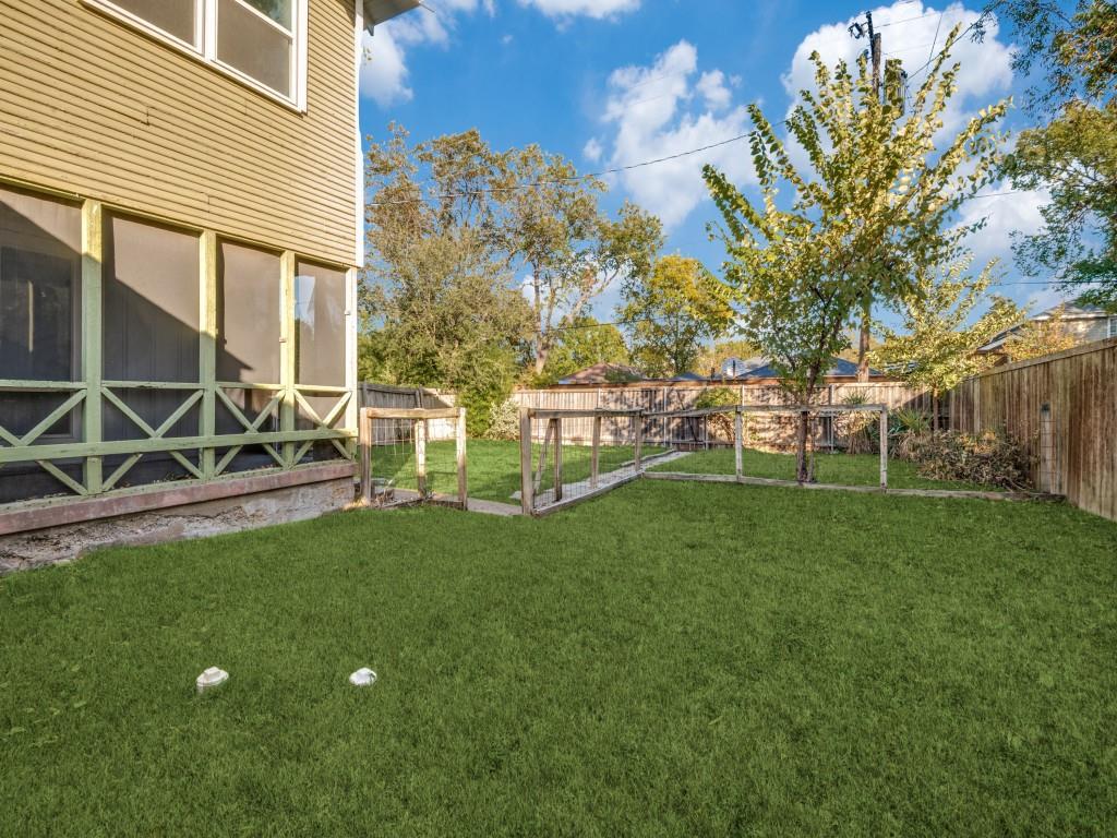 732 North Windomere Avenue Dallas, TX 75208 - Photo 27 of 33 a view of yard with swimming pool