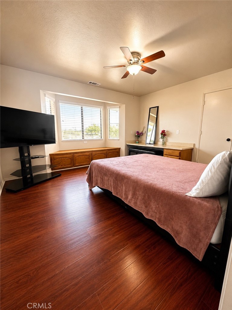 14829 Navajo Road Apple Valley, CA 92307 - Photo 11 of 19 Room 1