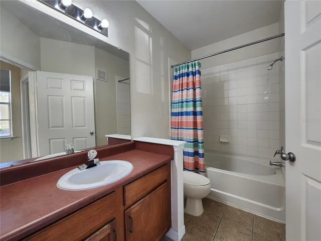 $1,295 | 8137 Claire Ann Drive, Unit 203, Orlando, FL 32825