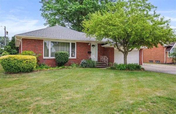 $254,900 | 1771 Crestwood Road, Mayfield Heights, OH 44124