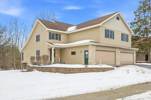 $425,000 | 1482 Riverside Drive, Unit 1482, River Falls, WI 54022