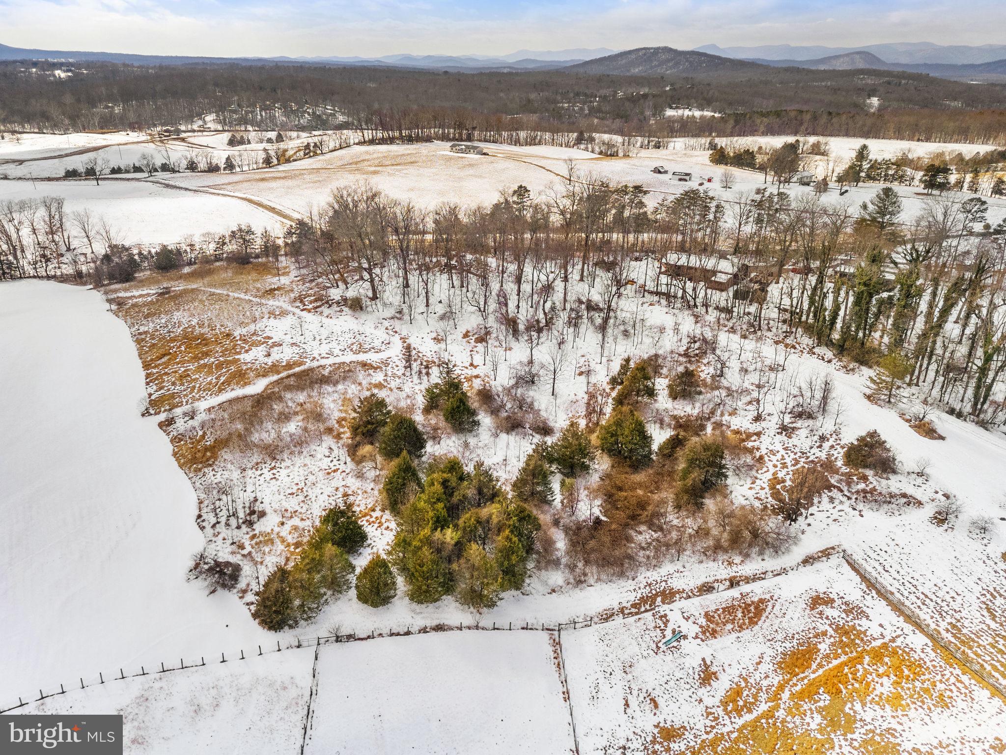 33 A Docs Road Amissville, VA 20106 - Photo 13 of 19 a view of city and ocean
