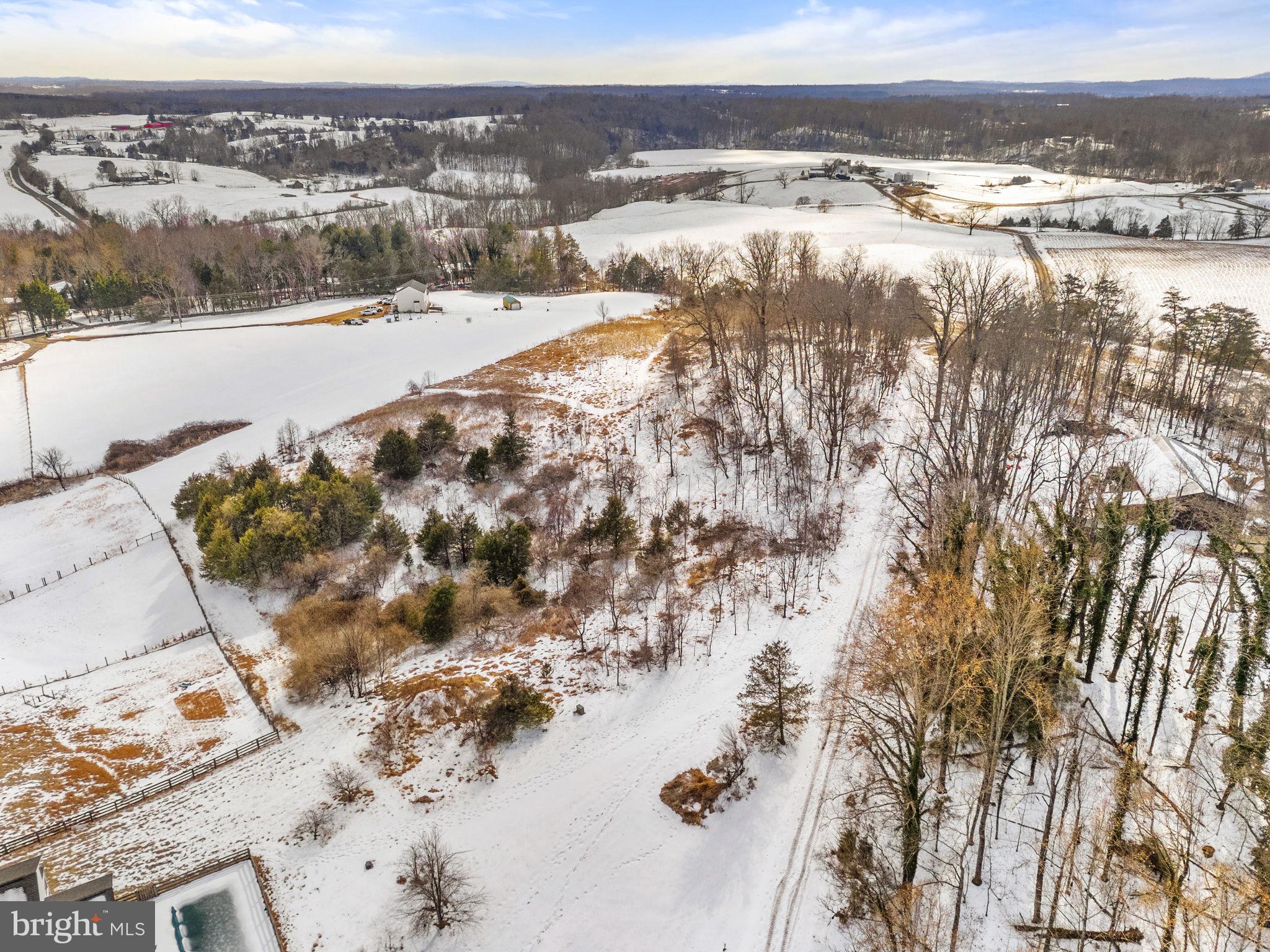 33 A Docs Road Amissville, VA 20106 - Photo 15 of 19 a view of city and ocean