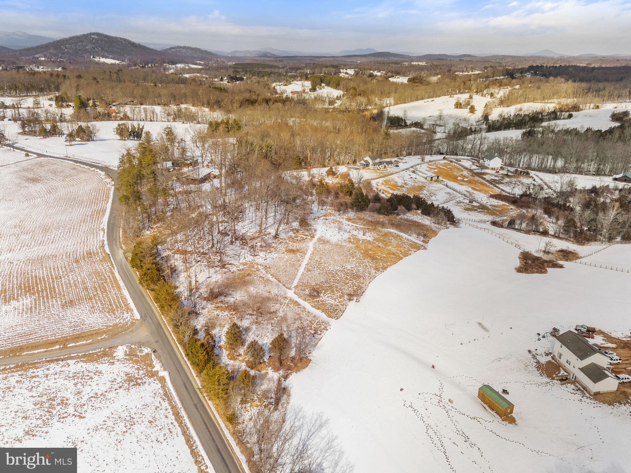 33 A Docs Road Amissville, VA 20106 - Photo 18 of 19 a view of a city