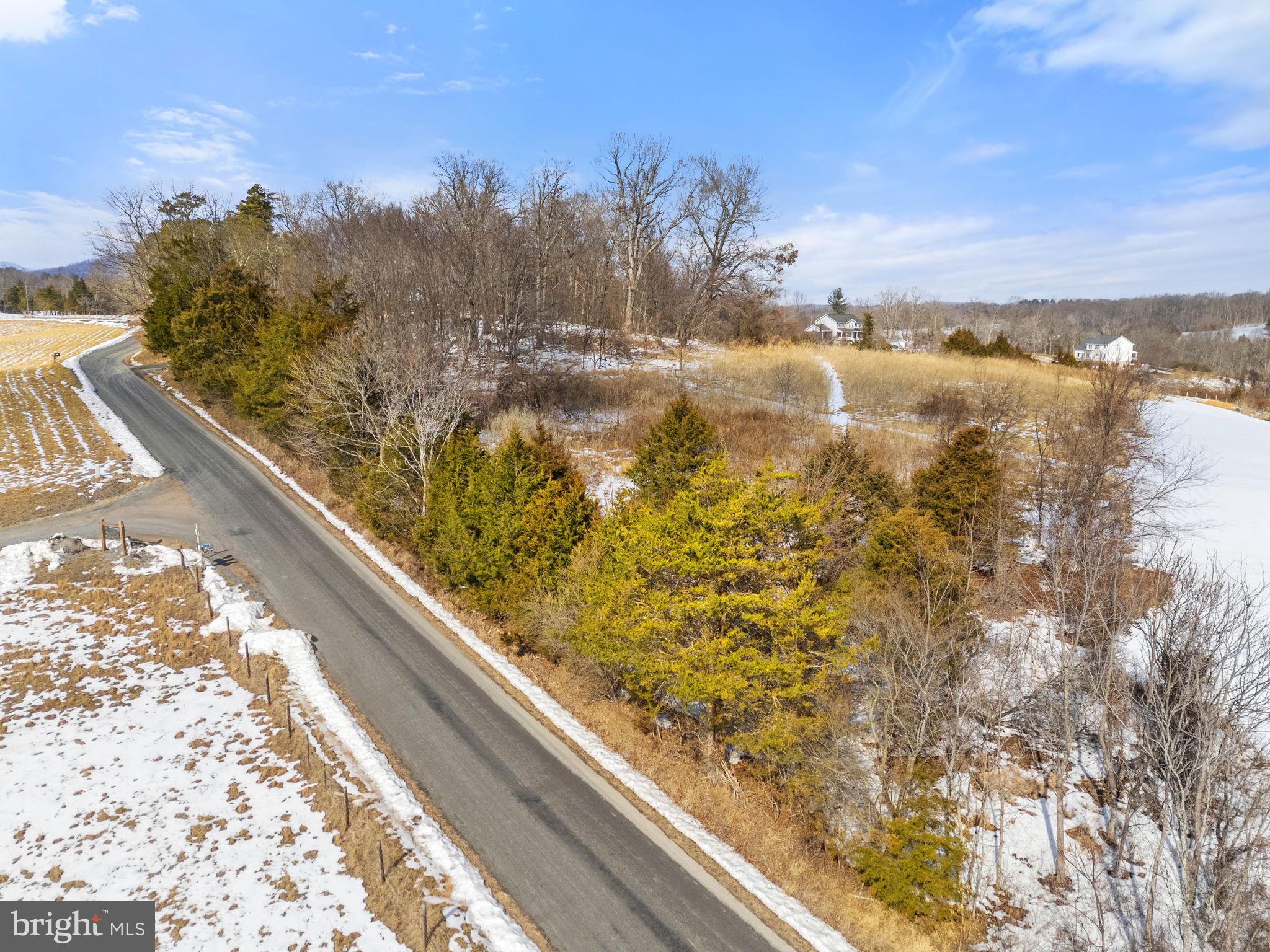 33 A Docs Road Amissville, VA 20106 - Photo 3 of 19