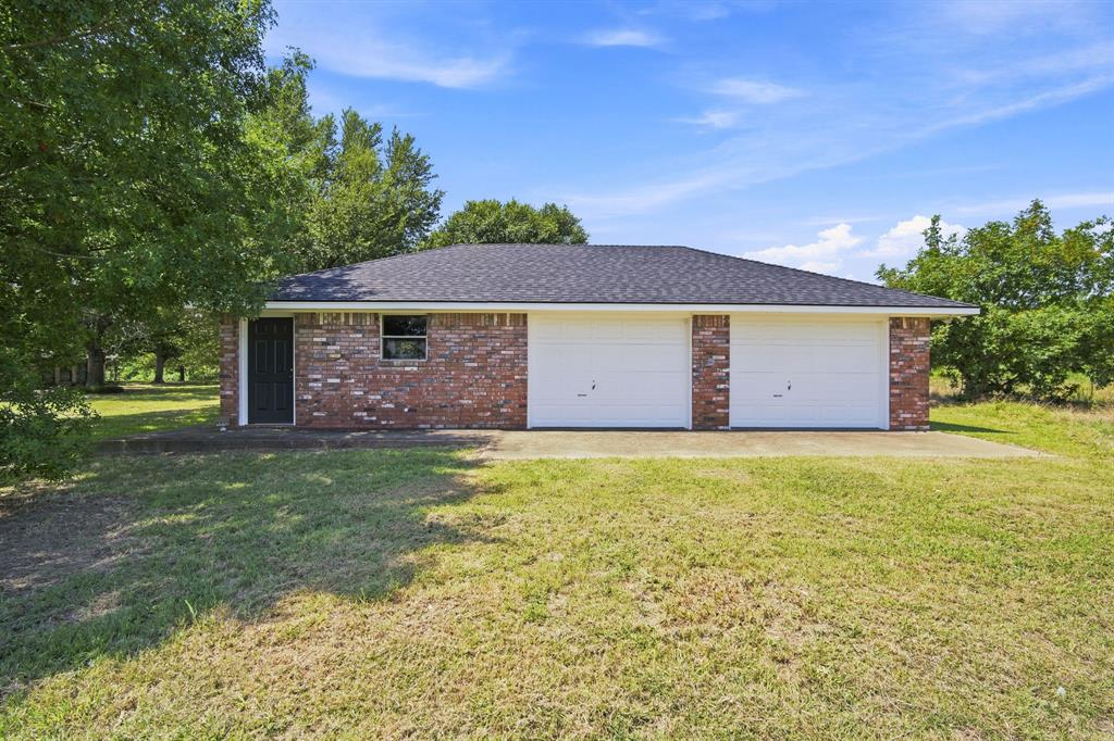 2000 Crisp Road Ennis, TX 75119 - Photo 32 of 40 Detached Garage