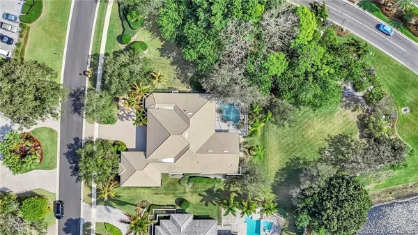 a house view with a outdoor space