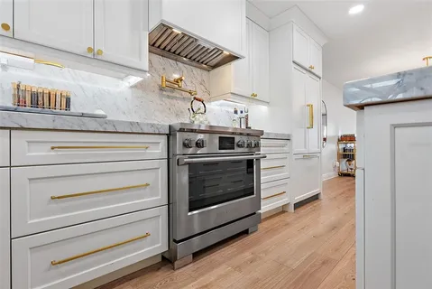 $599,000 | 4966 Coquina Key Drive Southeast, St. Petersburg, FL 33705