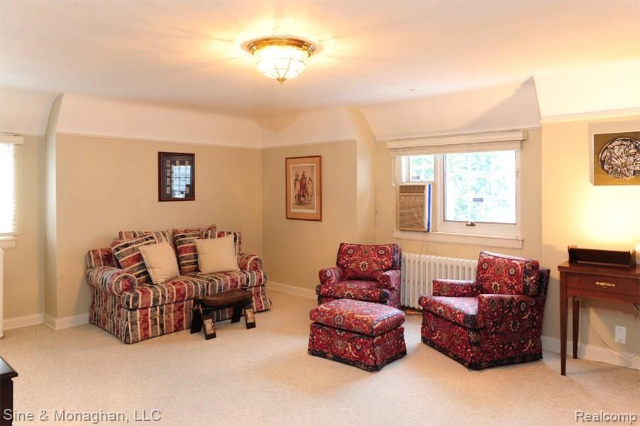 160 Touraine Road Grosse Pointe, MI 48236 - Photo 45 of 49 DSC_2337_1_6x9_100dpi.jpg