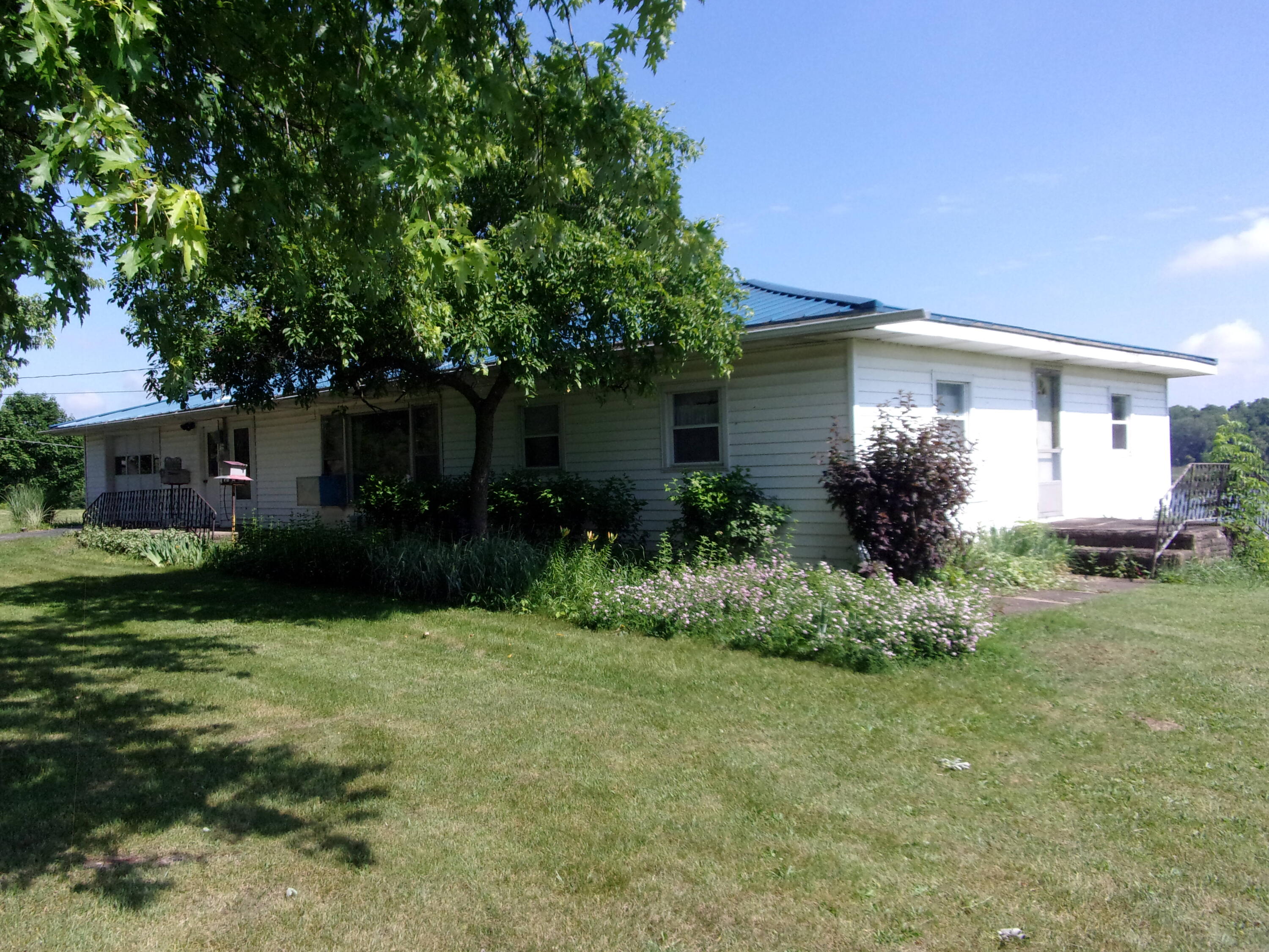 29532 Fawn River Road Sturgis, MI 49091 - Photo 3 of 54 113_4784