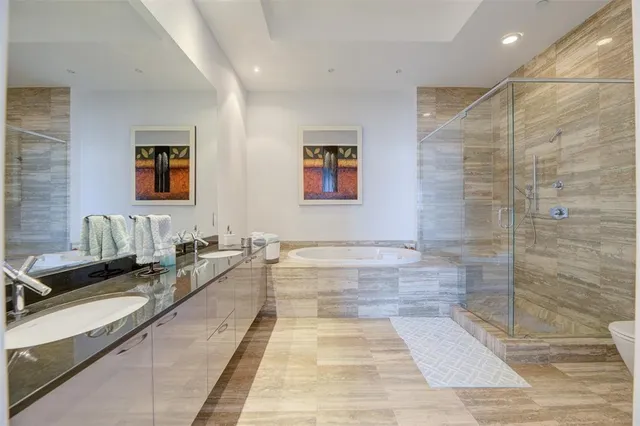 $8,000 | 15901 Collins Avenue, Unit PH4303, Sunny Isles Beach, FL 33160