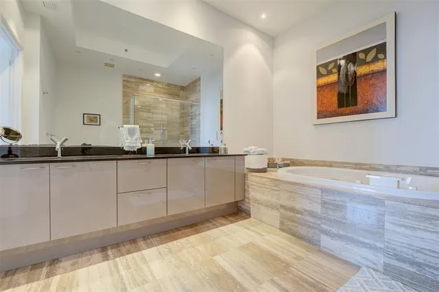 $8,000 | 15901 Collins Avenue, Unit PH4303, Sunny Isles Beach, FL 33160