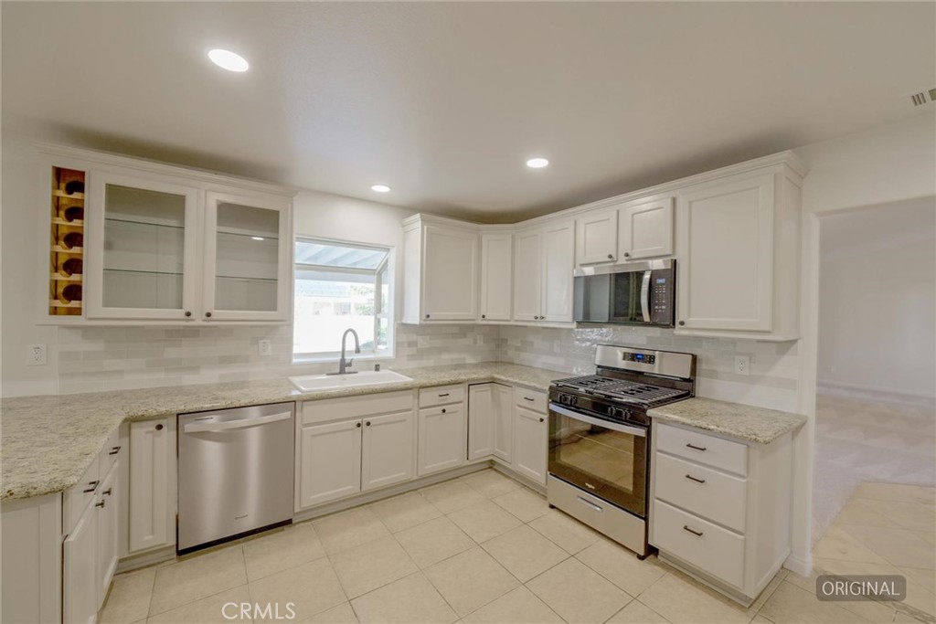 13934 Okesa Road Apple Valley, CA 92307 - Photo 11 of 35
