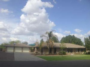 632 East Redfield Road Gilbert, AZ 85234 - Photo 1 of 4 FT