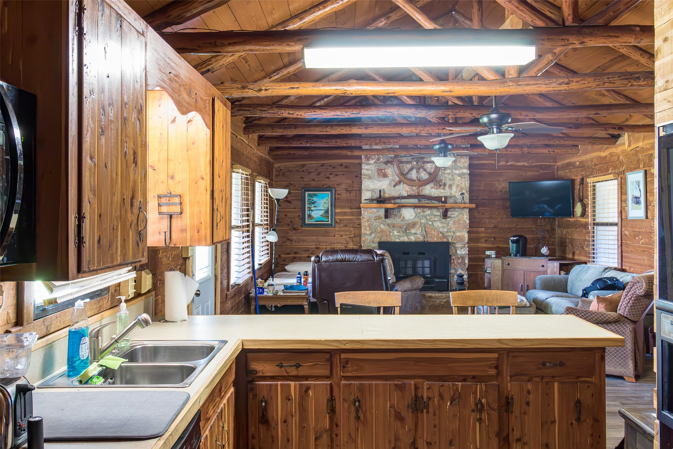 511 Commerce Street Palacios, TX 77465 - Photo 8 of 40 Main Cabin