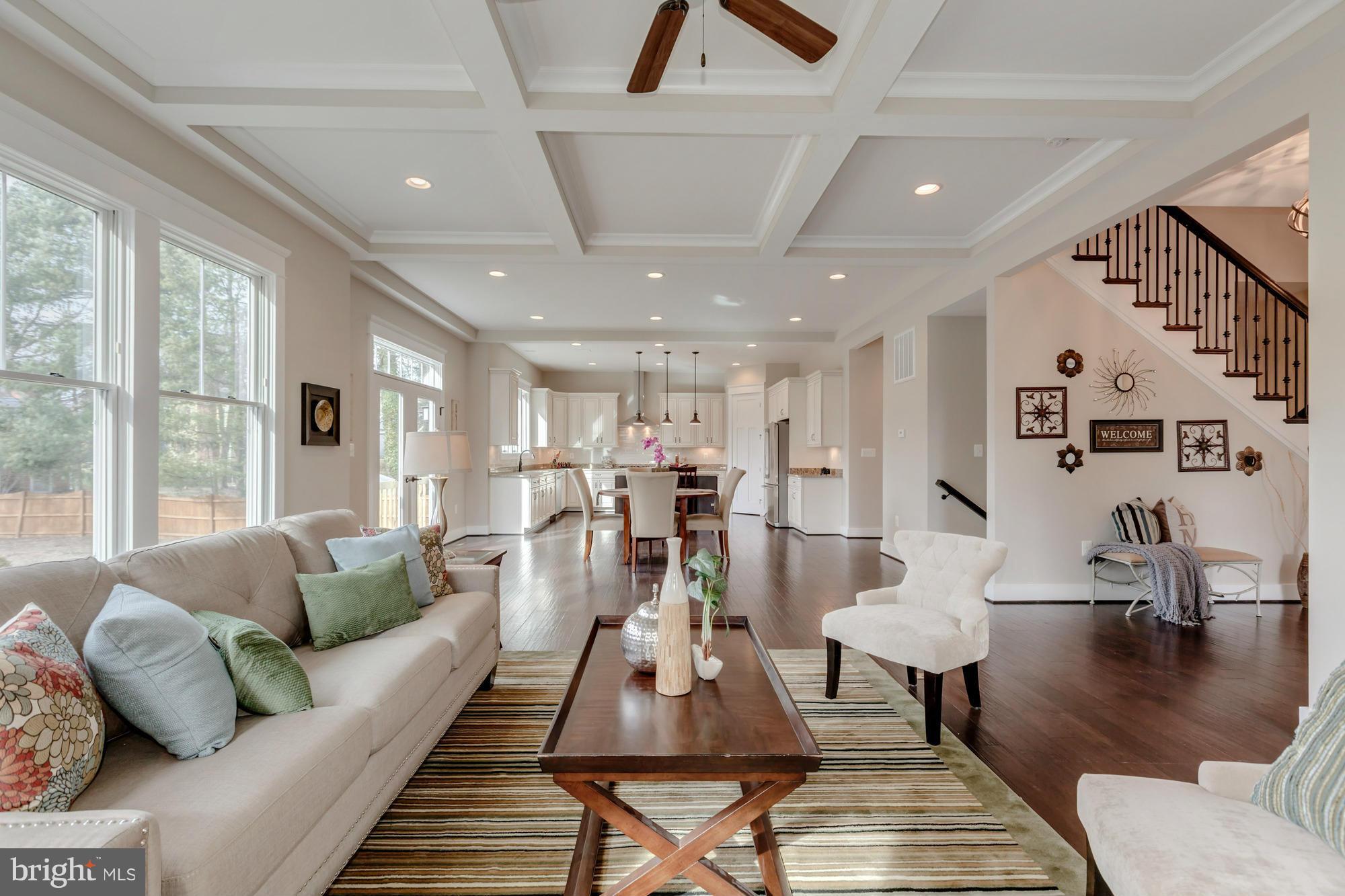 363 Court House Road Southwest Vienna, VA 22180 - Photo 2 of 20 Interior (General)