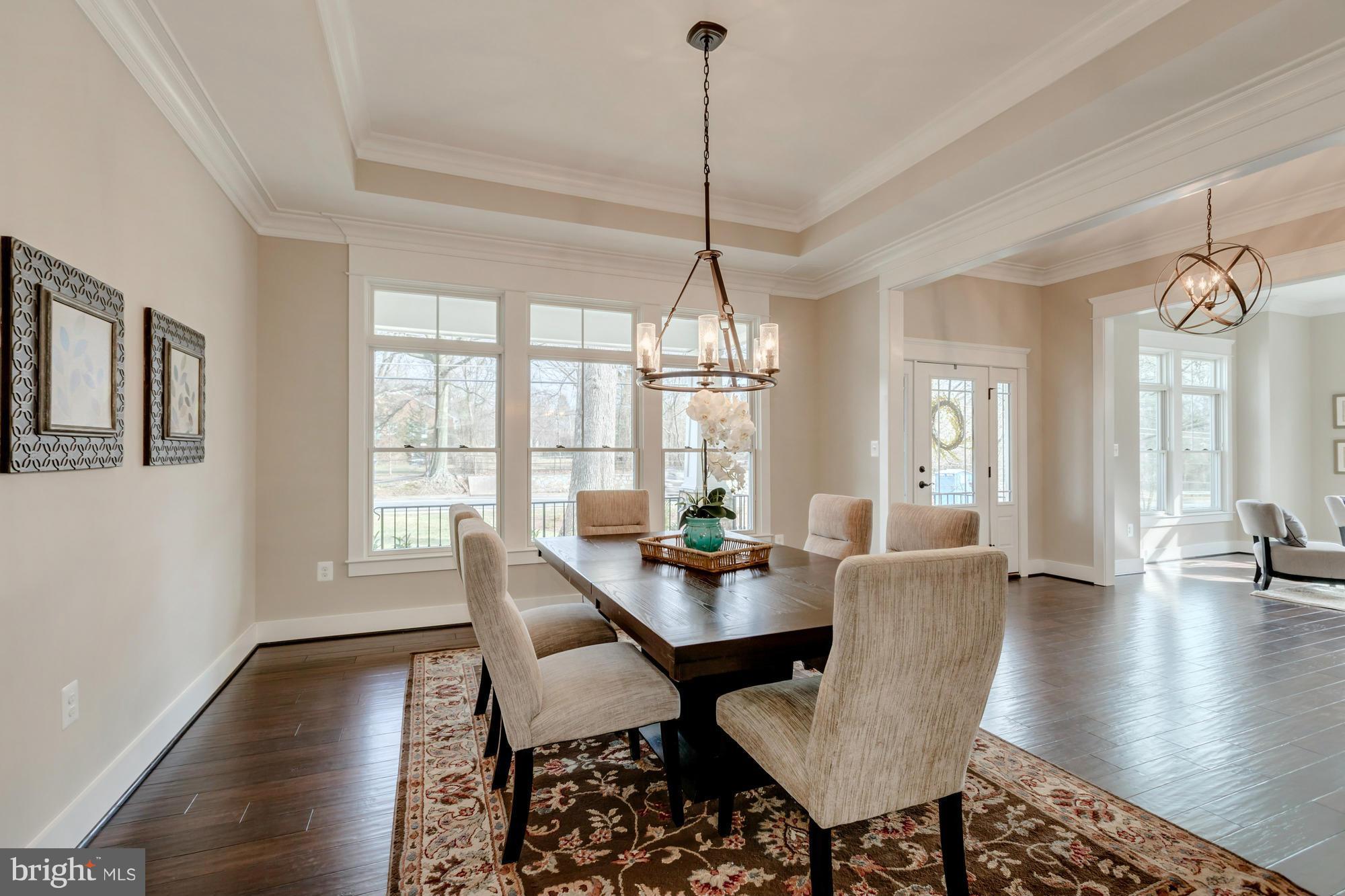 363 Court House Road Southwest Vienna, VA 22180 - Photo 6 of 20 Interior (General)