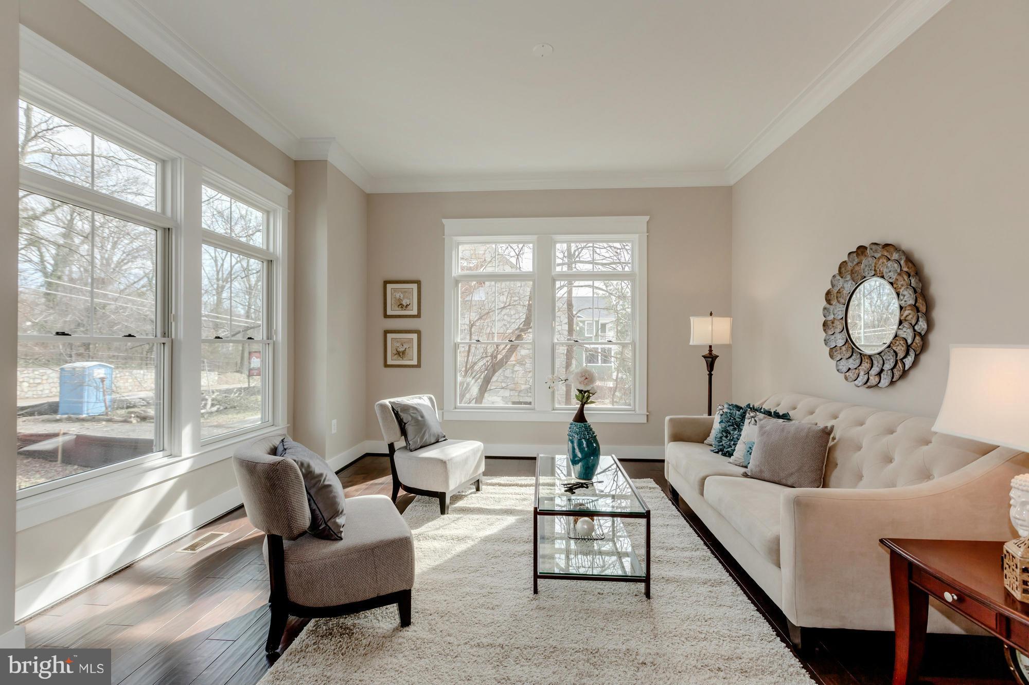 363 Court House Road Southwest Vienna, VA 22180 - Photo 7 of 20 Interior (General)