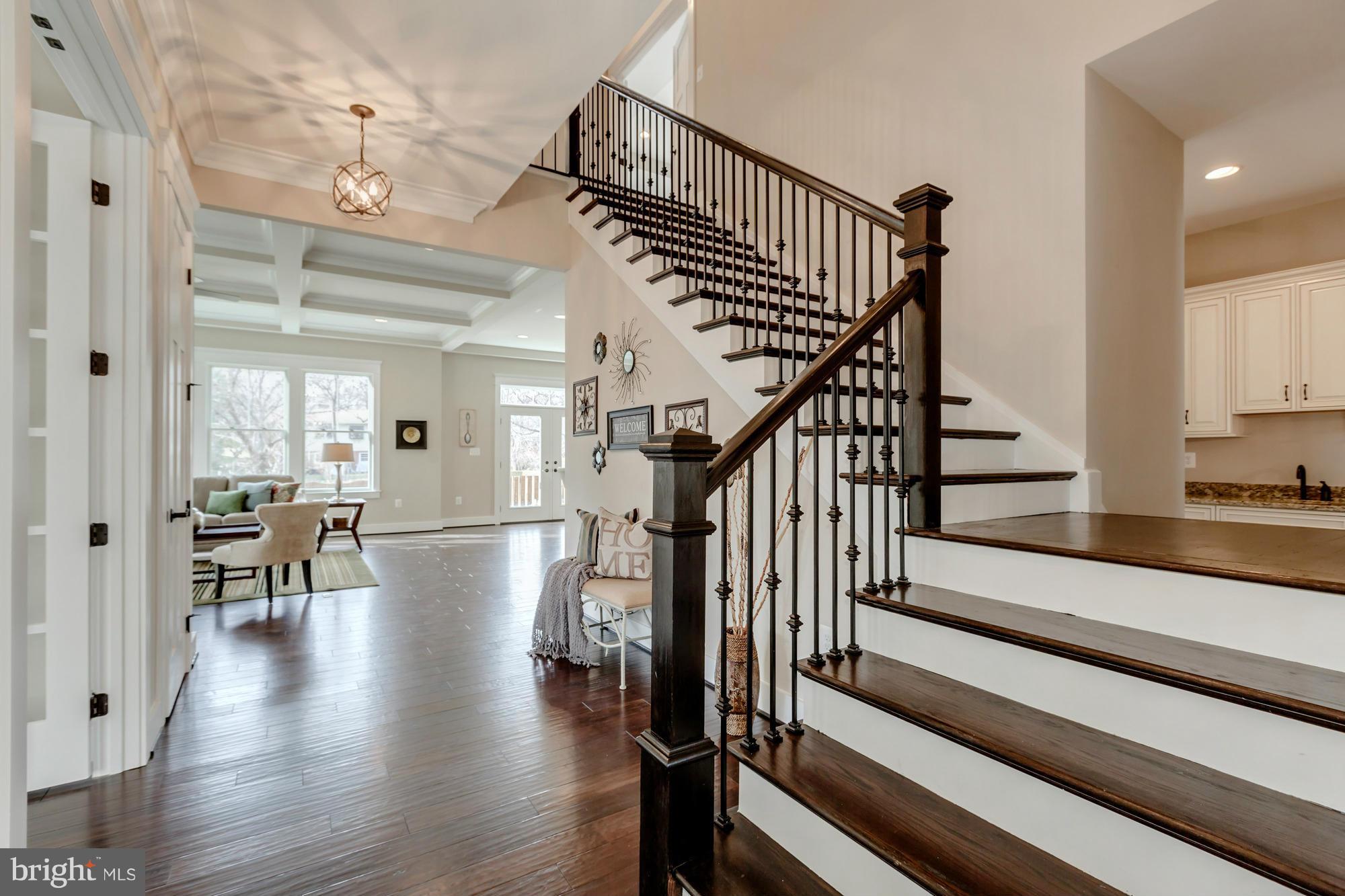 363 Court House Road Southwest Vienna, VA 22180 - Photo 8 of 20 Interior (General)