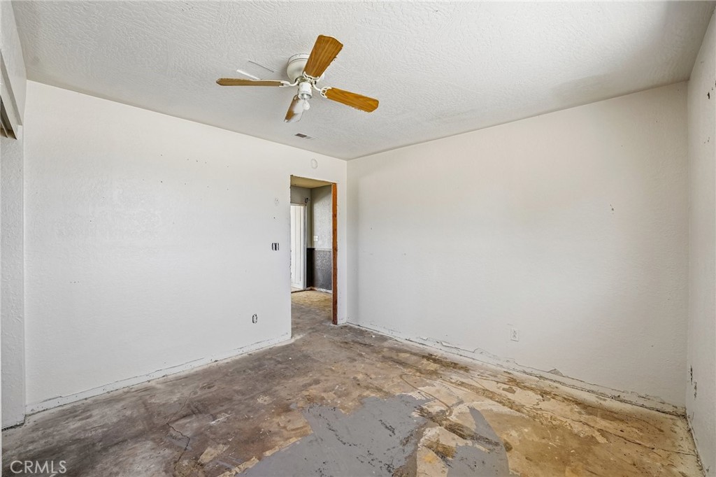 13207 Nicola Road Apple Valley, CA 92308 - Photo 12 of 33
