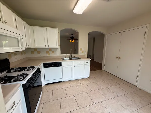 $1,595 | 224 Jim Miller Drive, Kyle, TX 78640