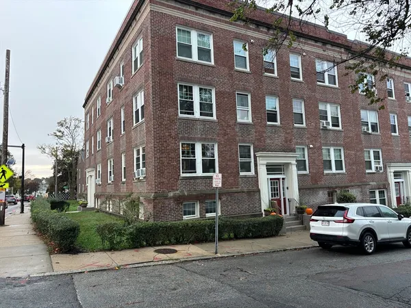 $1,900 | 6 Brooks Park, Unit 30, Medford, MA 02155