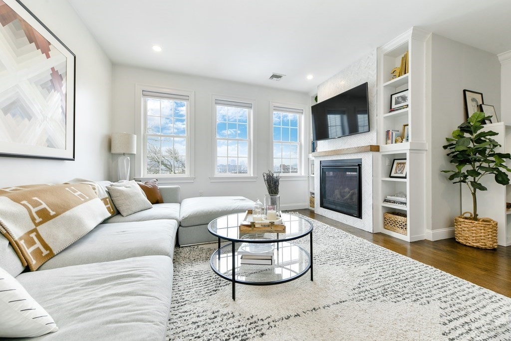 27 Suffolk Street, Unit 2 Chelsea, MA 02150 - Photo 1 of 21