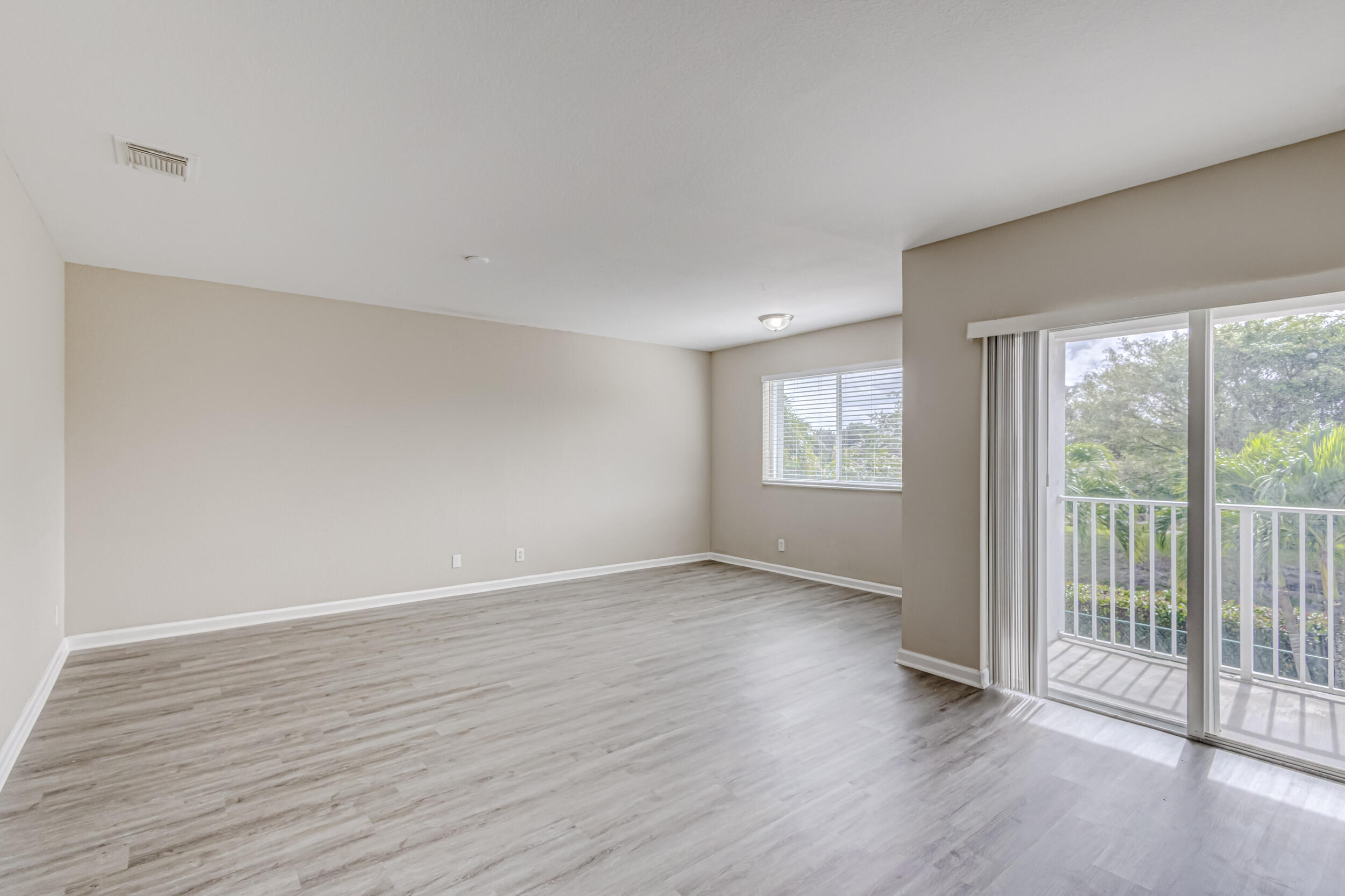 2019 Little Torch Street Riviera Beach, FL 33407 - Photo 31 of 81 34_5d1a4234js