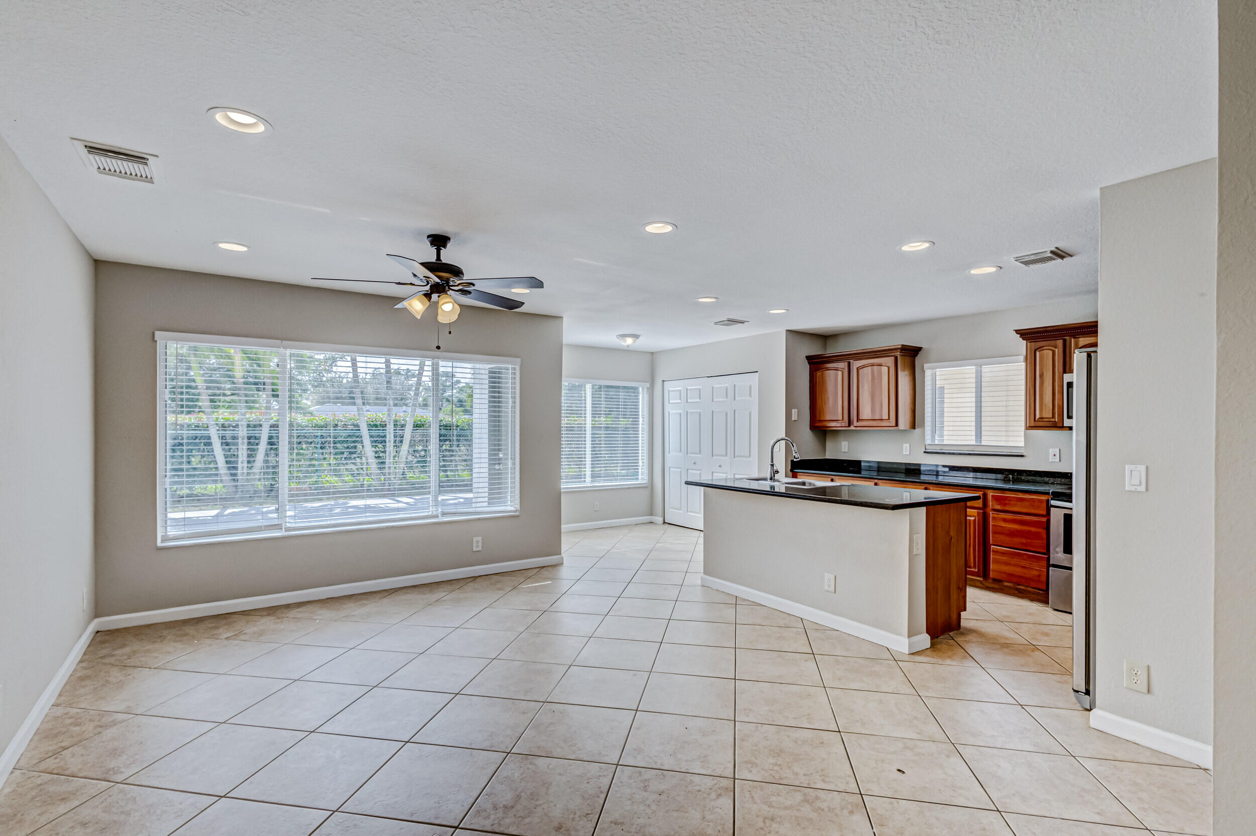 2019 Little Torch Street Riviera Beach, FL 33407 - Photo 8 of 81 11_5d1a4114js