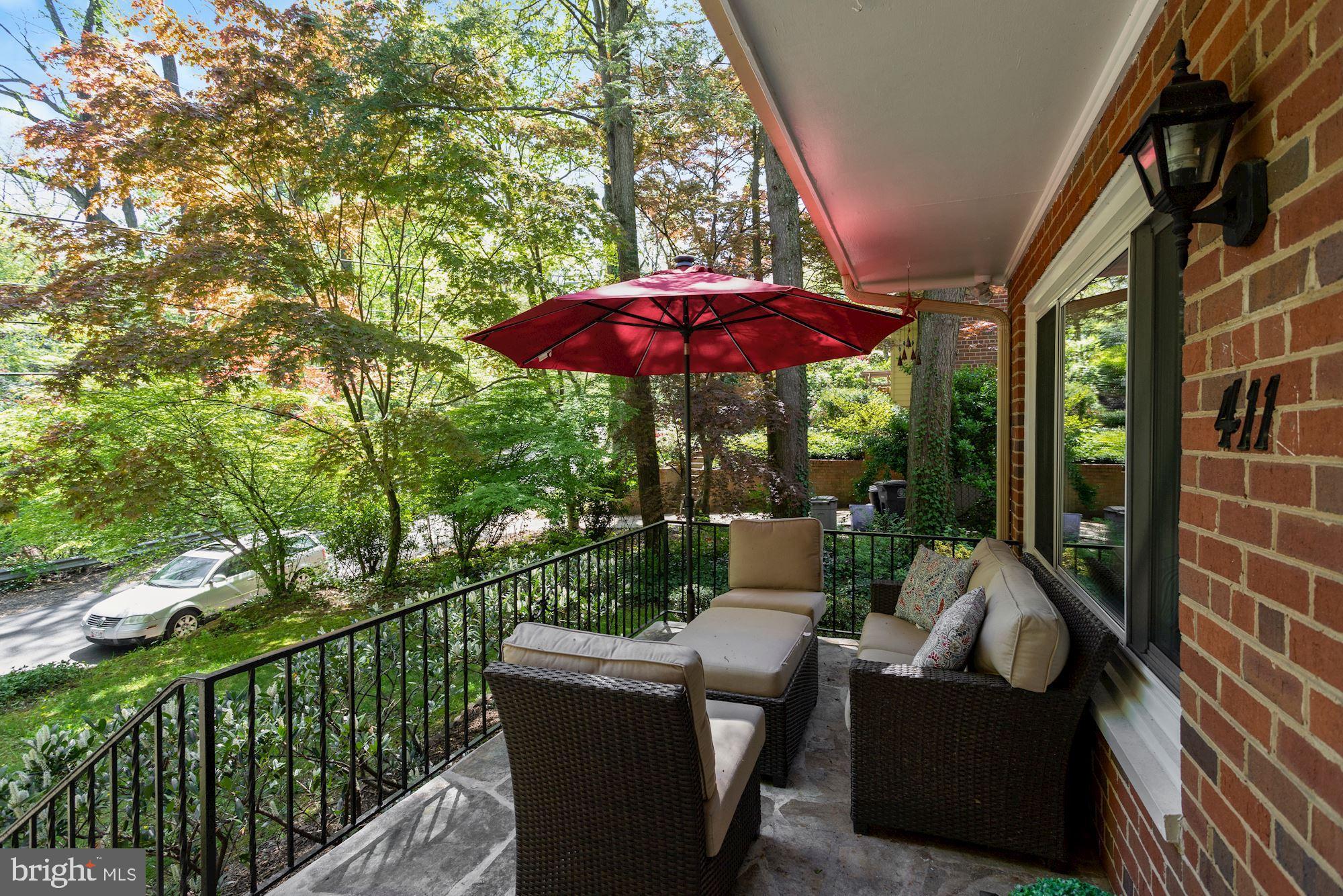 411 Greenbrier Drive Silver Spring, MD 20910 - Photo 3 of 21