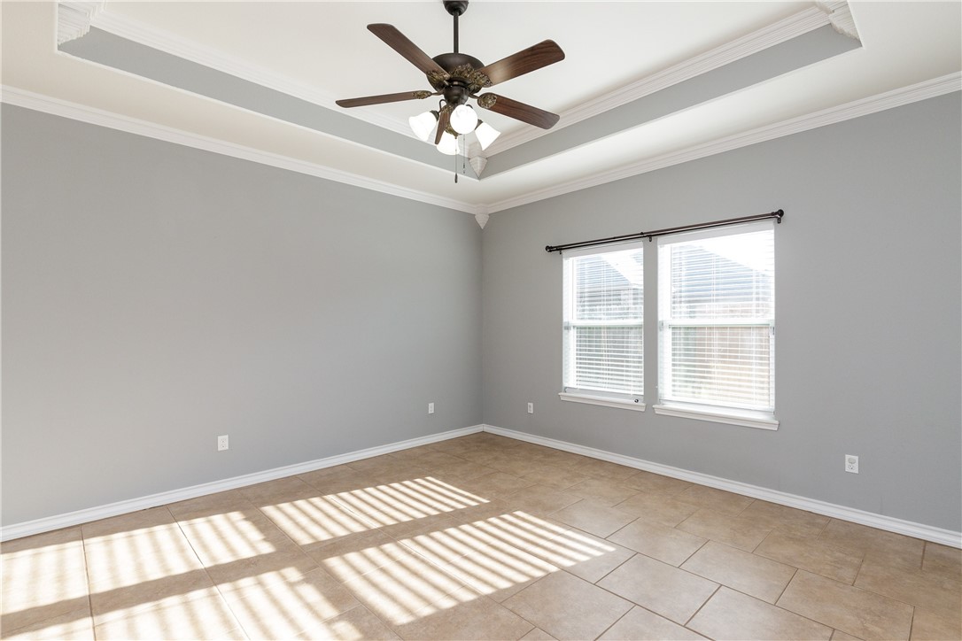 8314 Excalibur Road Corpus Christi, TX 78414 - Photo 17 of 26 a view of an empty room and window