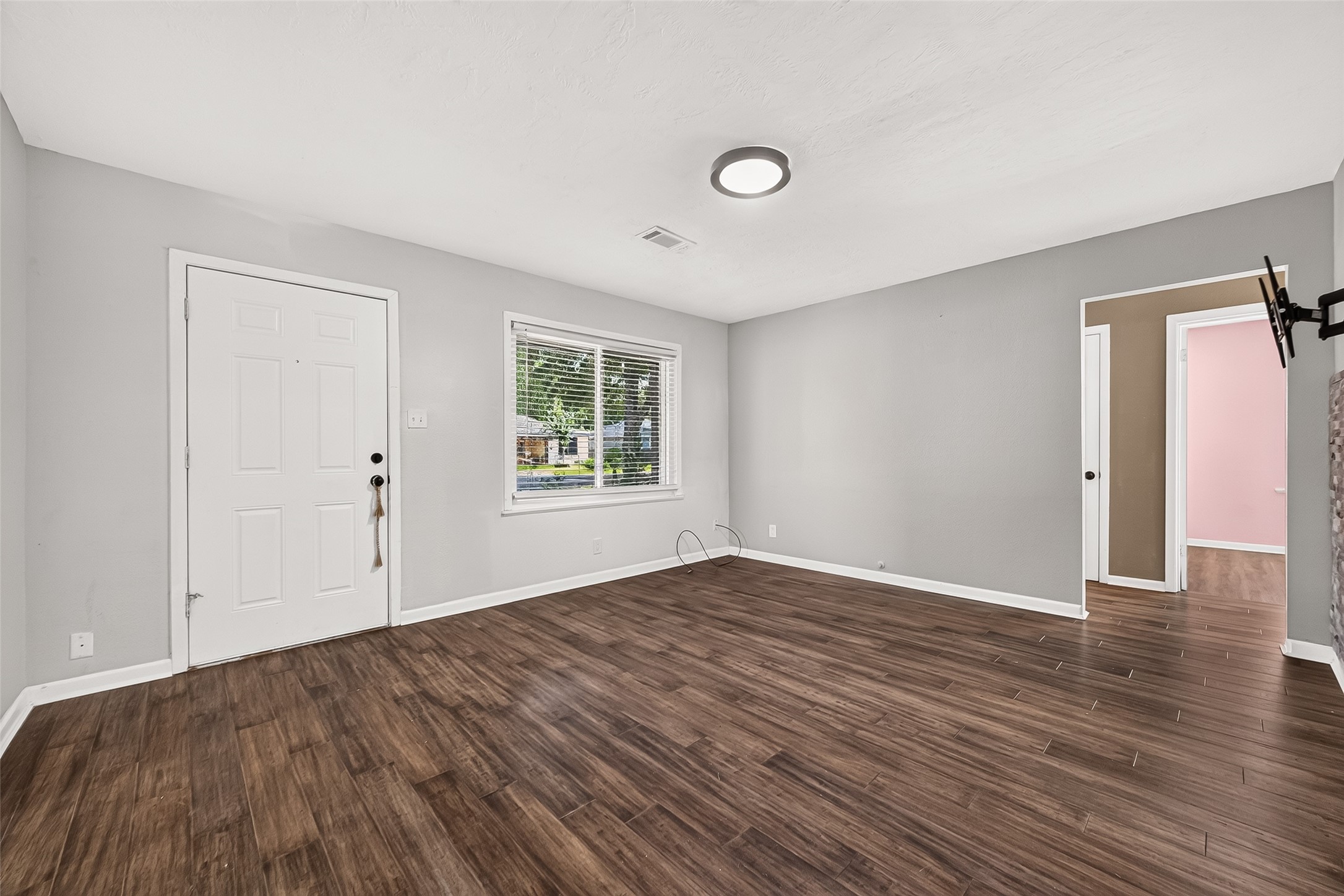 214 East Foley Street Alvin, TX 77511 - Photo 7 of 14