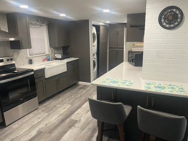 $3,000 | 8 Rock Cliff Road, Unit B, Marblehead, MA 01945