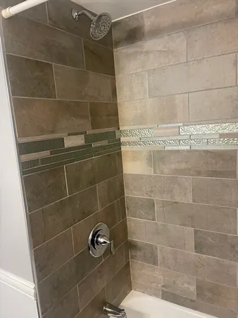 $3,000 | 8 Rock Cliff Road, Unit B, Marblehead, MA 01945