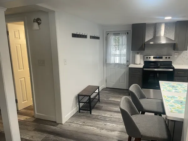 $3,000 | 8 Rock Cliff Road, Unit B, Marblehead, MA 01945