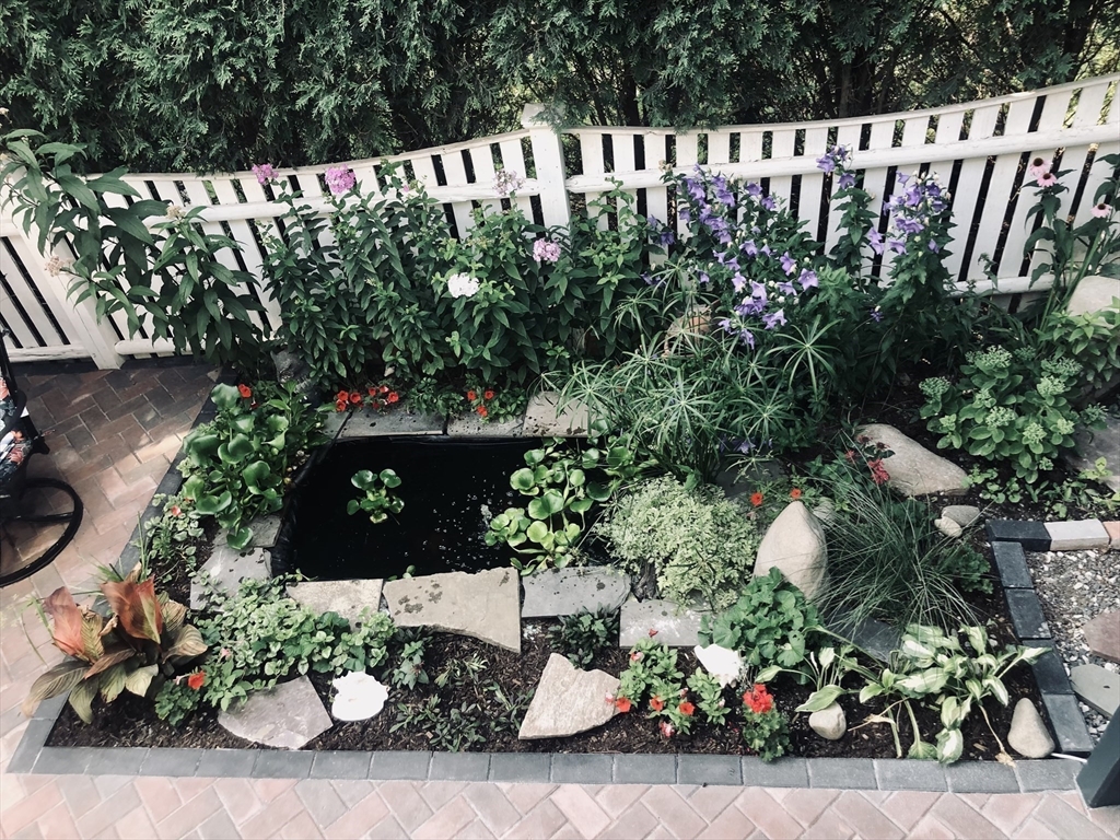 8 Rock Cliff Road, Unit B Marblehead, MA 01945 - Photo 20 of 22