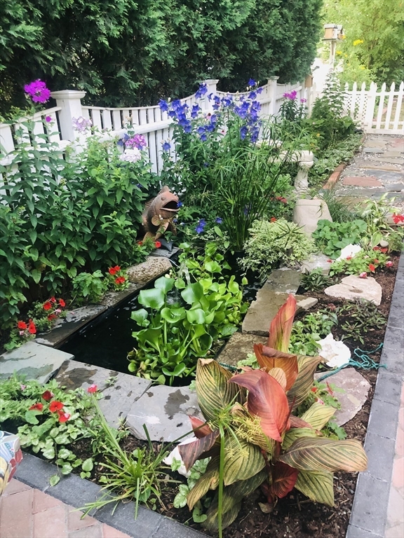 8 Rock Cliff Road, Unit B Marblehead, MA 01945 - Photo 21 of 22