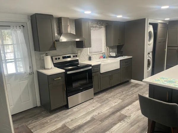 $3,000 | 8 Rock Cliff Road, Unit B, Marblehead, MA 01945